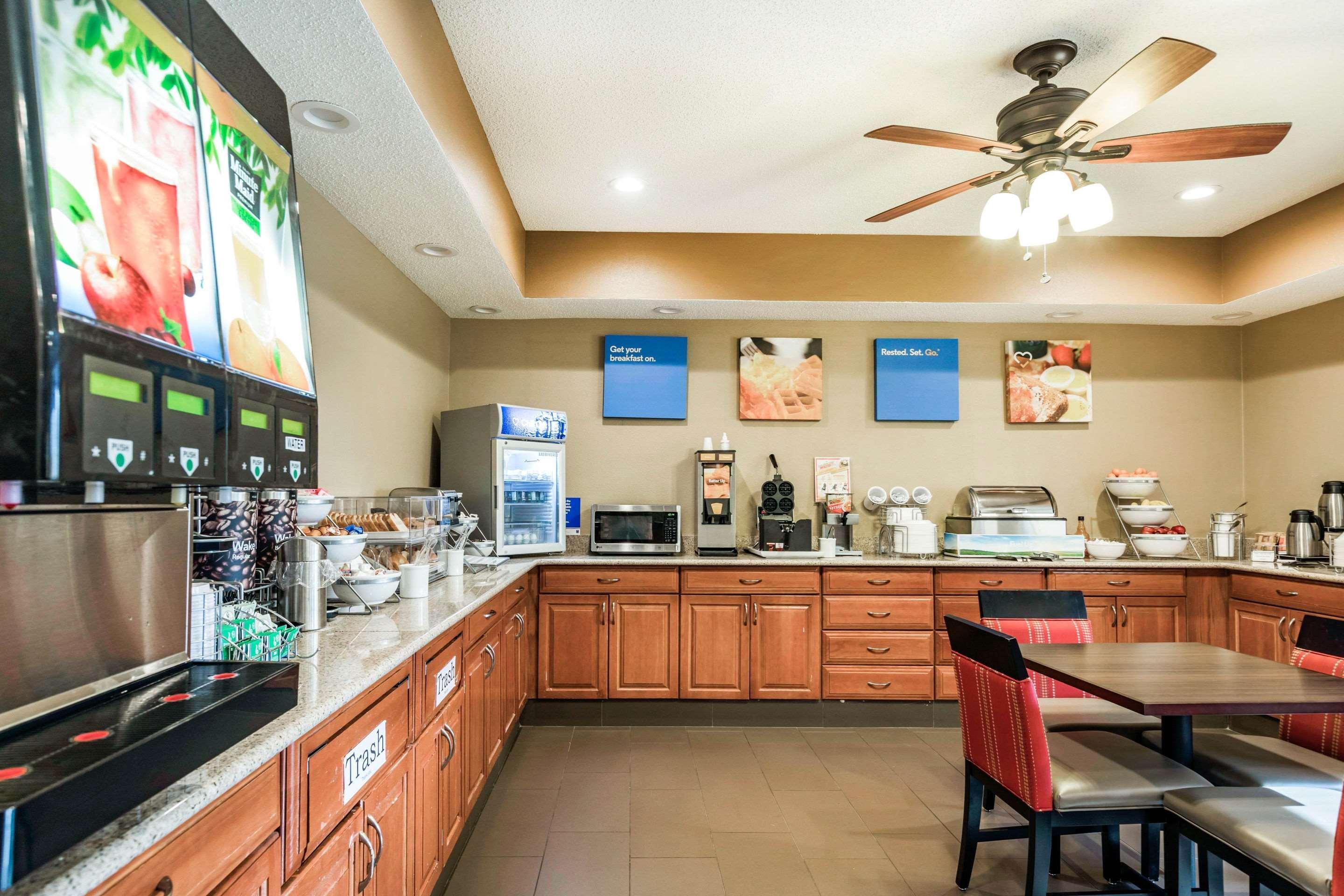 Comfort Inn Wings Stadium Kalamazoo Extérieur photo